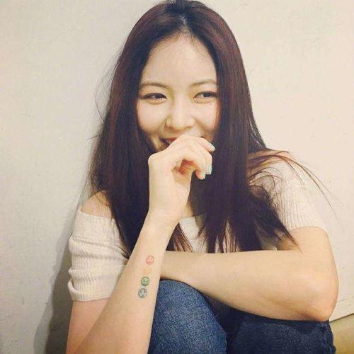 明星网红搞笑大头像女孩,网红搞笑头像女孩的爆笑瞬间